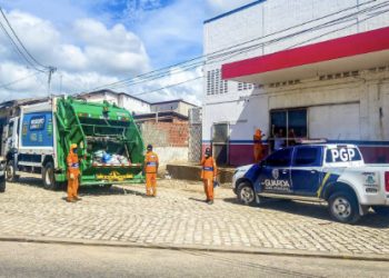 Confira os bairros onde  acontece a coleta de lixo neste domingo (19)