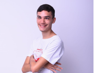 Estudante com paralisia cerebral é aprovado no curso de geografia: “sonho me tornar um grande professor”