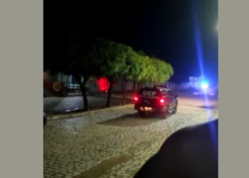 Caraúbas suspende aulas e inaugurações após criminosos tentarem incendiar ônibus