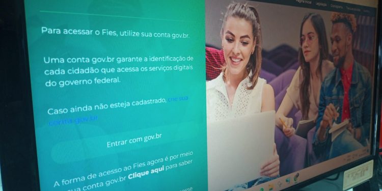 Termina nesta sexta (10) o prazo para inscrições no Fies