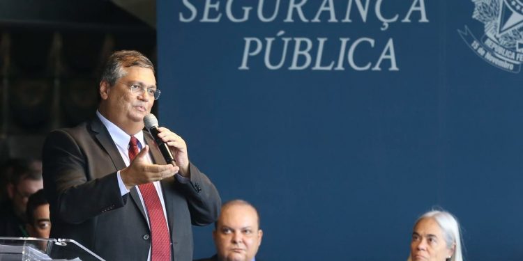 Ministro da Justiça afirma que medidas serão adotadas ainda hoje em relação aos ataques no RN