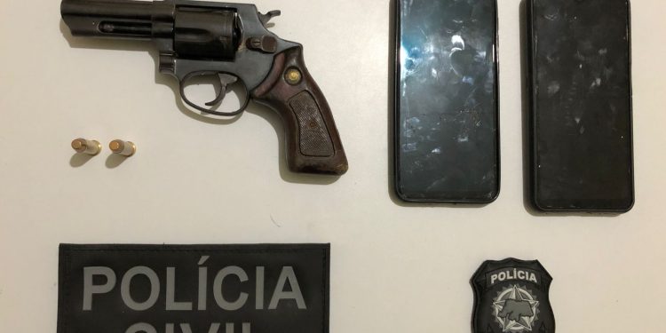 Policiais civis e militares prendem dois suspeitos de tentar incendiar CRAS em Parelhas