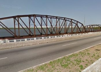 Ponte de Igapó ficou danificada após explosão de bomba, afirmam Crea e Dnit 