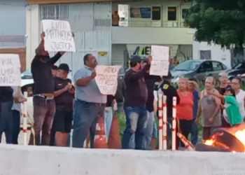 Familiares de vítima de acidente interditam BR-304 em protesto