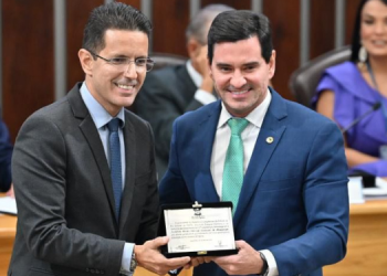 Diretor do Jornalismo TCM recebe homenagem na Assembleia Legislativa 
