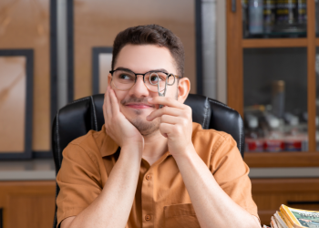 Gente que faz: com colagens e recortes artista seridoense chama atenção na internet