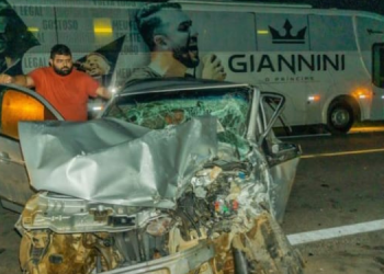 Ônibus do cantor Giannini Alencar colide com outro veículo nessa segunda-feira (24)