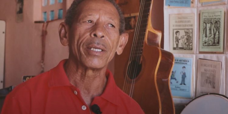 Poeta mossoroense lança novo cordel em parceria com a UERN