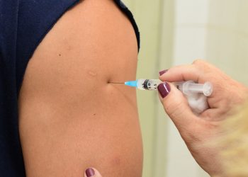 Mossoró inicia aplicação da vacina bivalente para a população a partir dos 18 anos