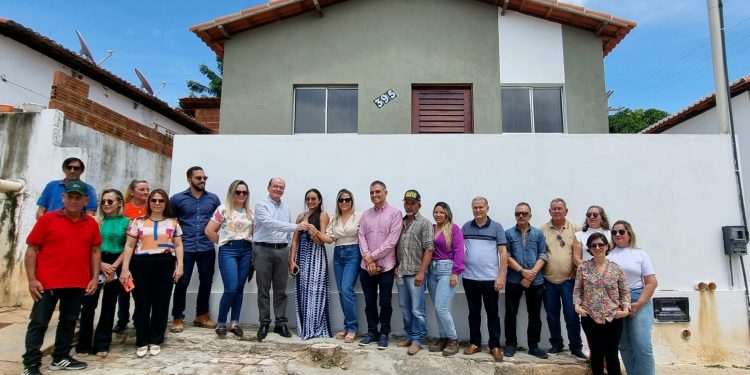 Casas reconstruídas durante obras da barragem são entregues em Lucrécia