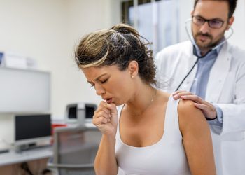 Vírus da gripe pode causar pneumonia; especialista alerta cuidados antes do Pingo