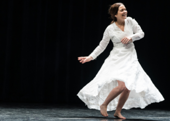 Atriz Claudia Abreu apresenta espetáculo “Virginia” em Mossoró nesta quinta-feira (31)