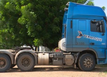 Mulher morre atropelada por caminhão em praia; motorista estava embriagado