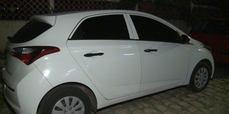 Dupla é presa por suspeita de estelionato na BR-304