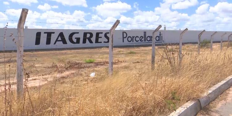 Justiça devolve terreno da Porcellanati ao município