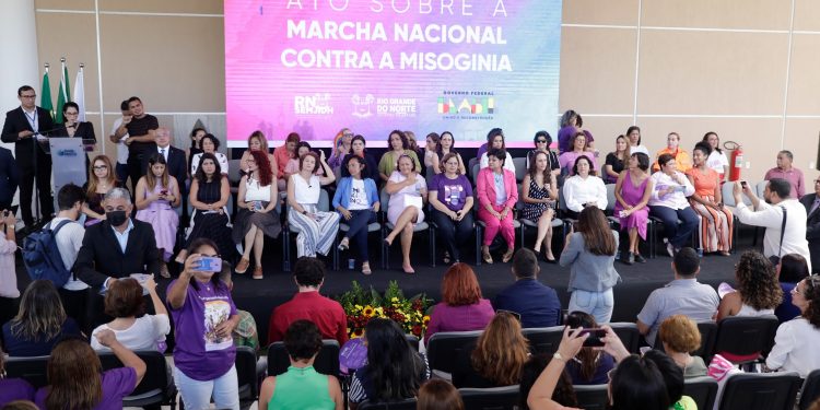 Ministra anuncia Casas da Mulher Brasileira em Natal e Mossoró