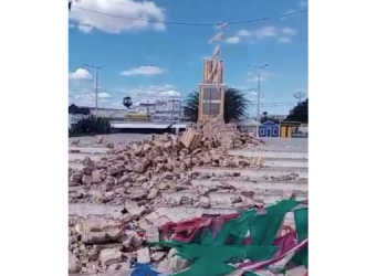 Marco Histórico do Assú, construído em 1901, desaba após forte ventania