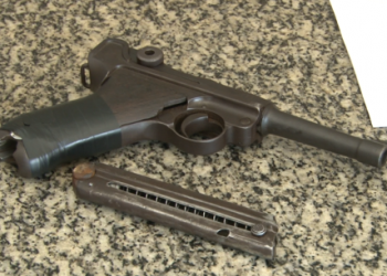 Arma usada na Segunda Guerra é encontrada dentro de carro em Assú