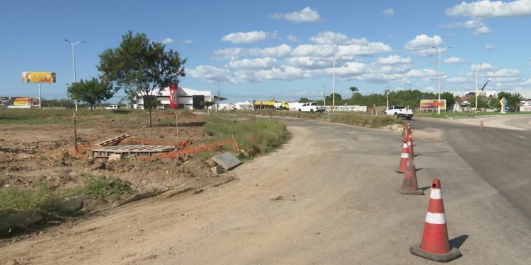 Obra da rotatória do Thermas deve ser concluída em agosto, afirma Dnit