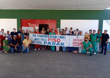 Enfermeiros iniciam greve com paralisação em frente ao HRTM