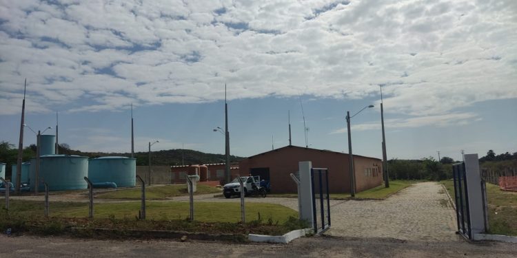 Criminosos invadem adutora e roubam equipamentos da Caern em Apodi