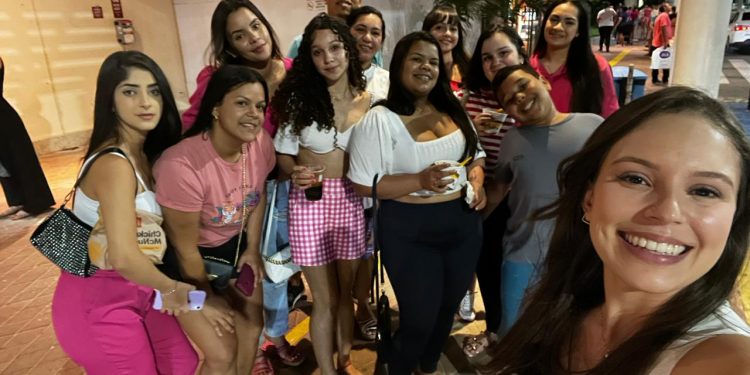 ‘Barbie’: amigas organizam excursão para assistir ao filme