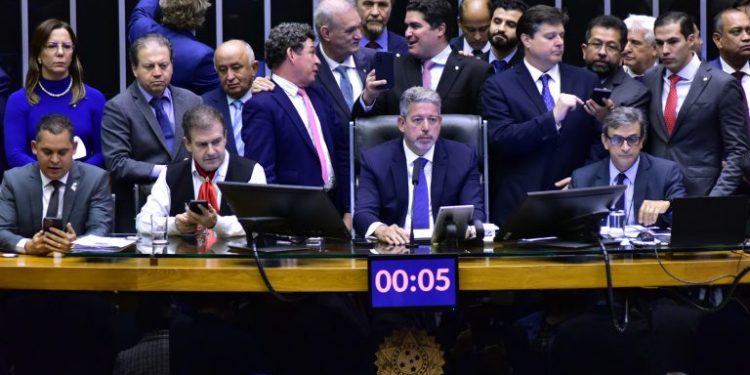 Maioria da bancada potiguar vota favorável à reforma tributária