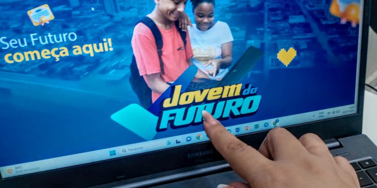 Prefeitura convoca aprovados no “Programa Jovem do Futuro” para entrega de documentação
