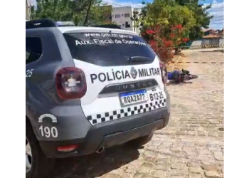 Homem é assassinado a tiros enquanto pilotava moto
