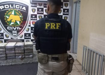 Homens são presos portando 20 kg de pasta base de cocaína na BR-304