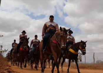 Cavalgada do vaqueiro reúne mais de 600 participantes