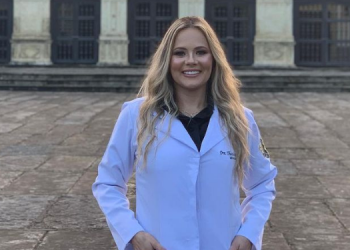 “As pessoas precisam de carinho”, diz médica que recebeu homenagem de paciente