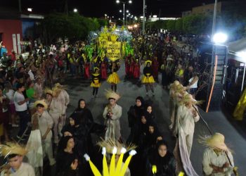 Desfile marca comemoração de emancipação política de Felipe Guerra