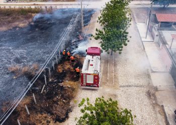 Incêndio atinge terreno em frente ao Hospital do Câncer em  Mossoró