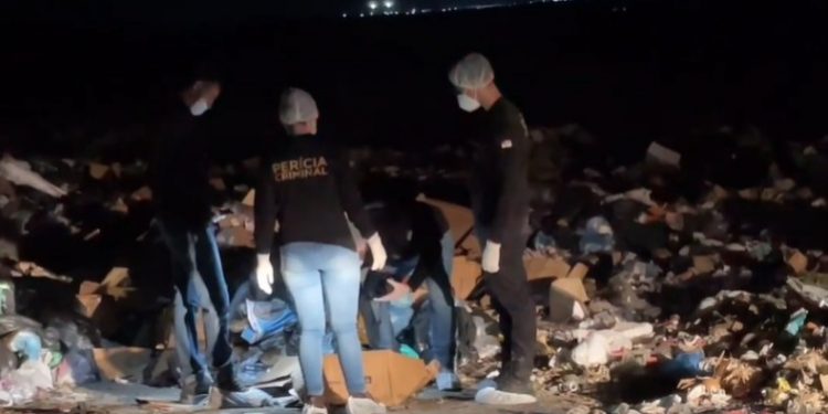 Feto de sete meses é encontrado em lixão de Caicó
