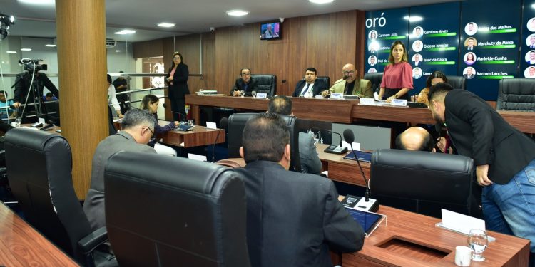 Câmara de Mossoró autoriza repasse federal para profissionais de enfermagem