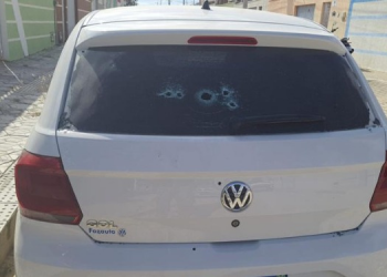 Carro usado por comandante da Guarda Civil Municipal é alvo de disparos em Mossoró