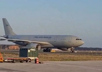 Avião da FAB que partiu de Natal para resgatar brasileiros em Israel já está na Itália