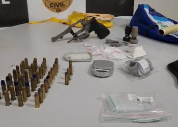 Arma, drogas e munições são apreendidas no Bairro Santo Antônio em Mossoró