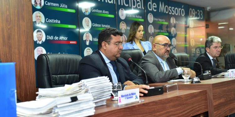 Câmara de Mossoró aprova Orçamento de 2024 com 321 emendas