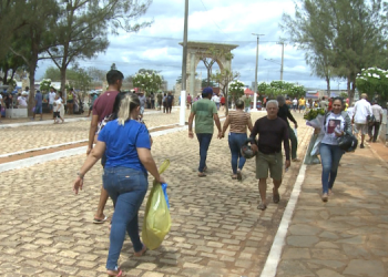Cemitérios de Mossoró registram intensa movimentação no Dia de Finados
