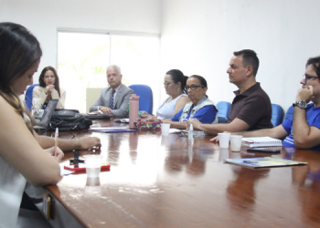 Comissão de Concurso da Uern e Idecan se reúnem para discutir edital
