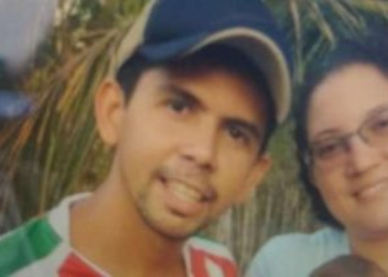 Foragido pelo crime de feminicídio no Ceará se entrega à polícia de Baraúna 