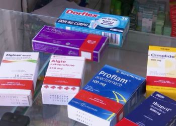 Uso de medicamentos sem orientação médica traz problemas à saúde