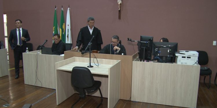 Acusado de tentativa de feminicídio é absolvido em júri popular