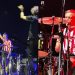 Baterista dos Titãs usa camisa do Potiguar durante show em Natal