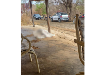 Homem mata esposa por estrangulamento em Antônio Martins   