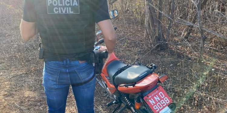Polícia prende homem por assaltos a mototaxistas
