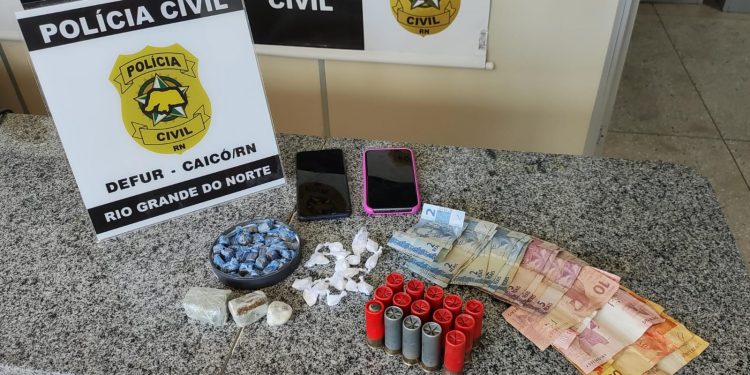 Polícia cumpre mandados por tráfico de drogas em Caicó