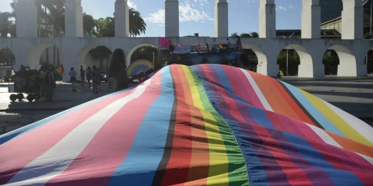 Brasil registra 13 mil alterações de registro civil para pessoas trans